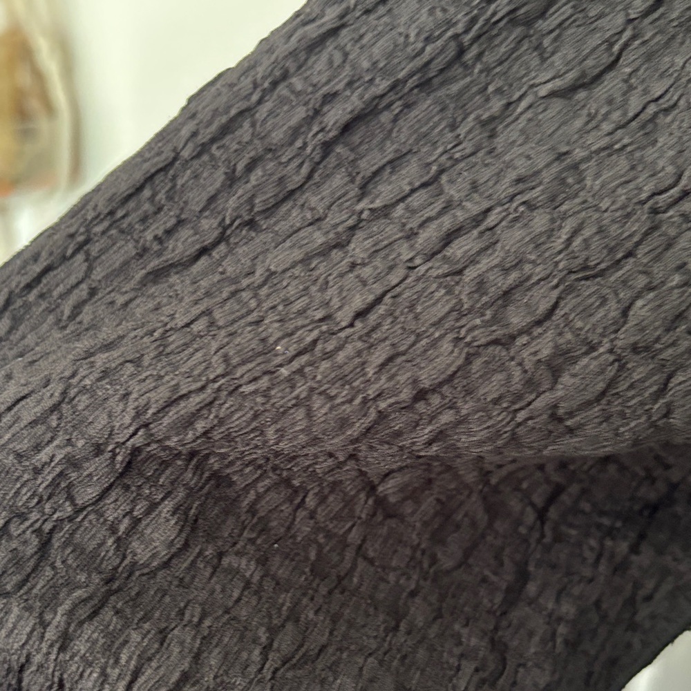 LuLaRoe Textured black oversized v neck tunic - Picture 3 of 3